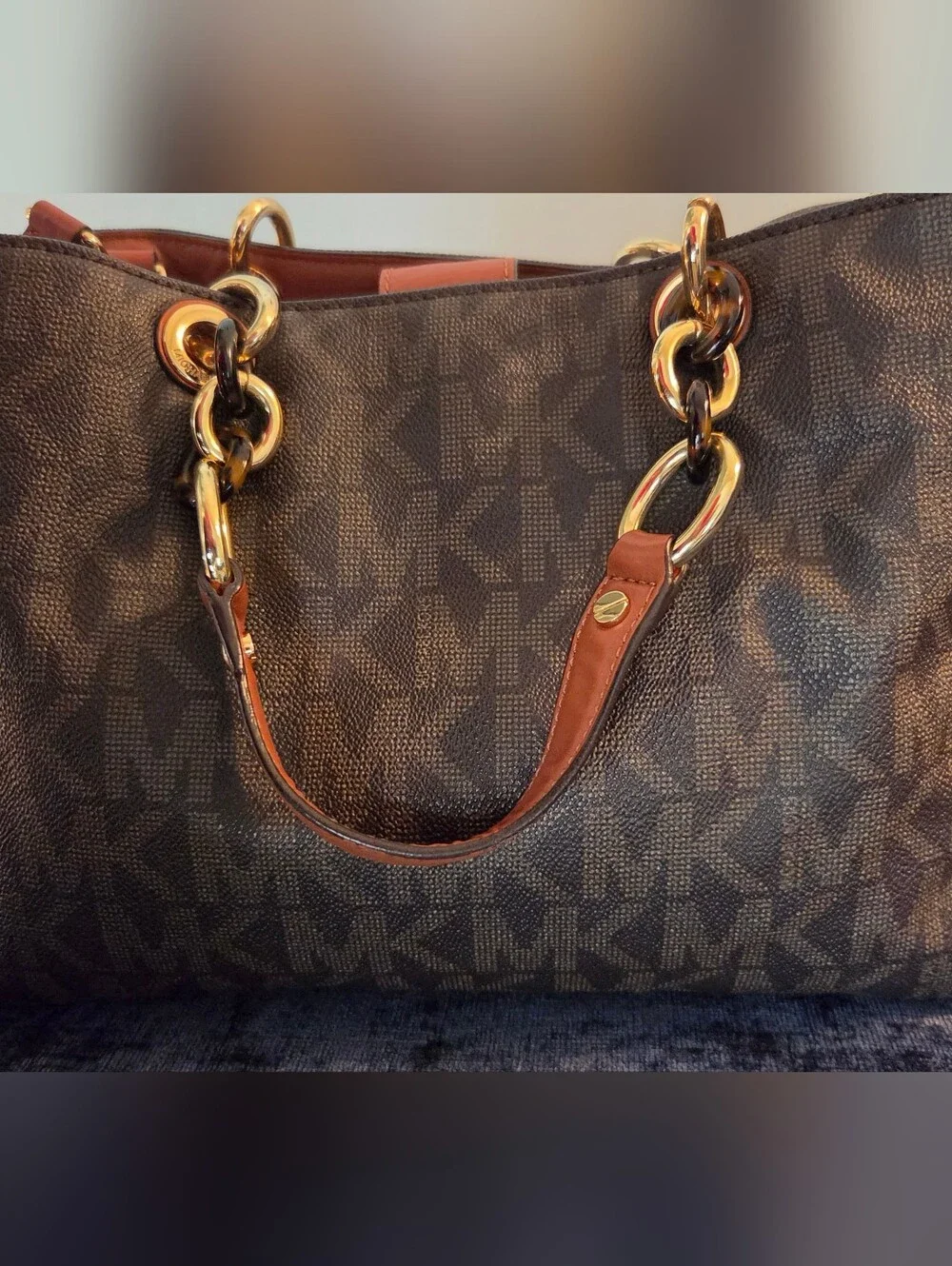 ✨ Gorgeous Michael Kors Cynthia Medium Satchel ✨